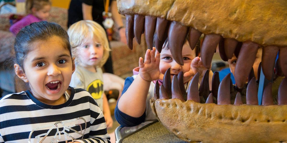 Melbourne Museum Dinosaurs and Fossils Van