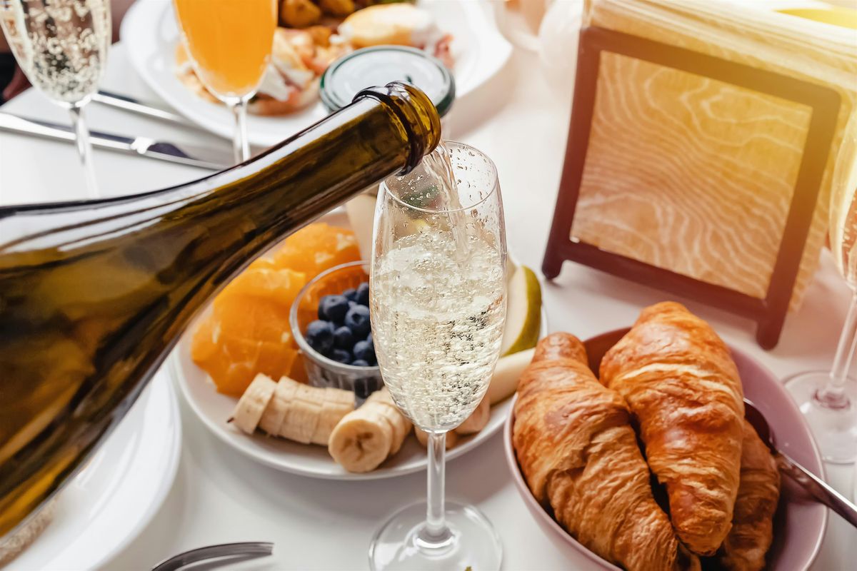 Christmas Bubbly Breakfast - 9am Session