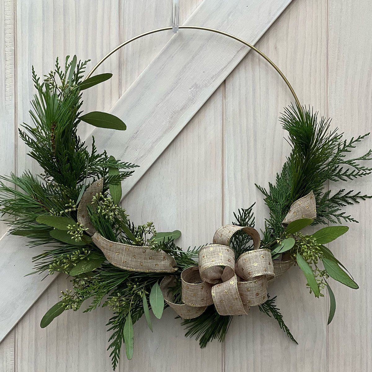 Workshop: Minimalist 18" Christmas Wreath