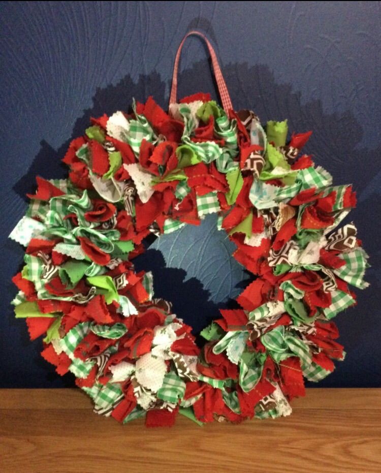 Make a Christmas Rag Wreath 