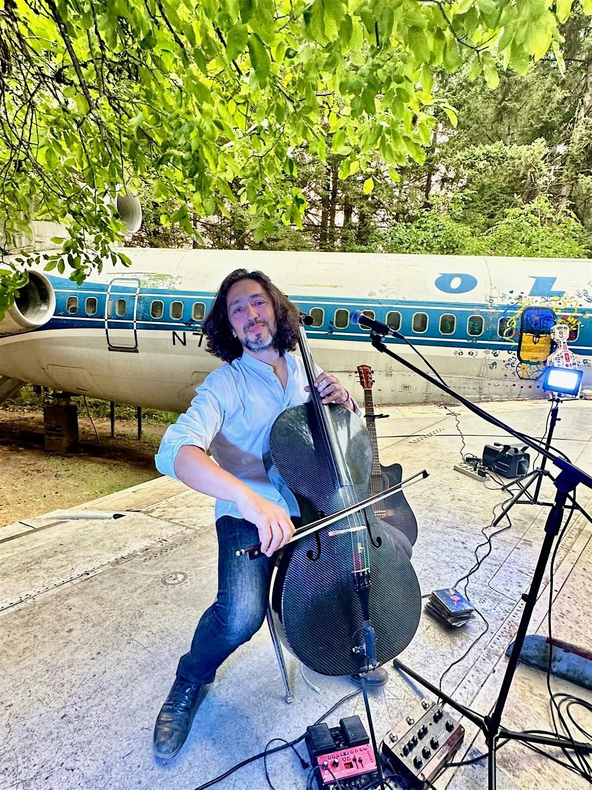 IAN MAKSIN: CONCERT on an AIRPLANE WING