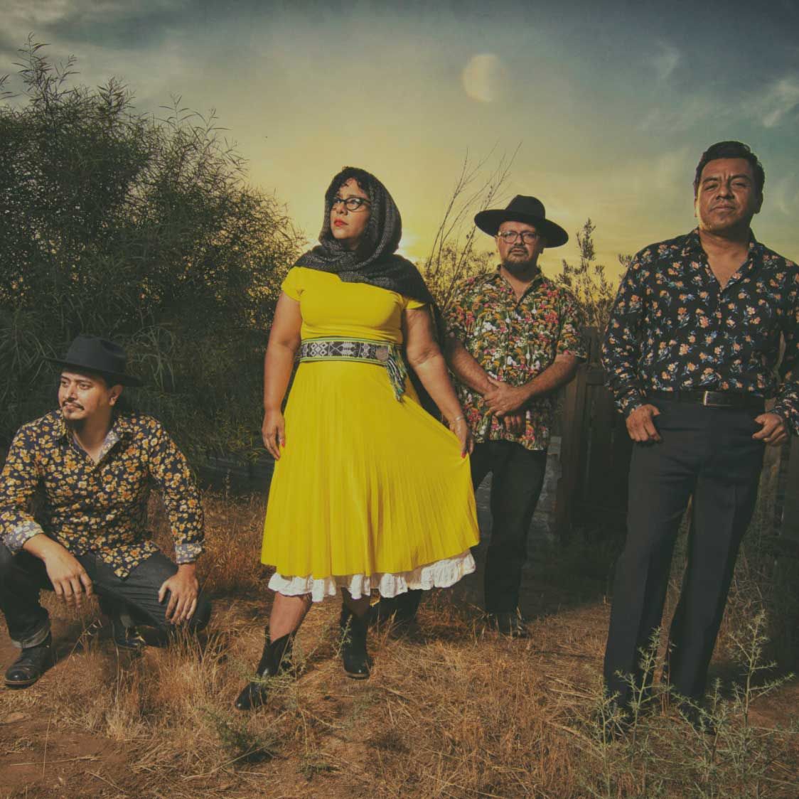 LA SANTA CECILIA with The Cumbieros