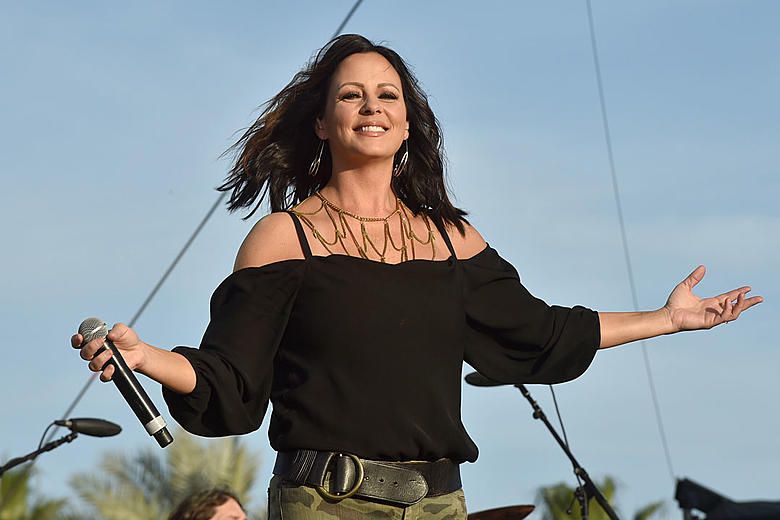 Sara Evans at Turfway Park