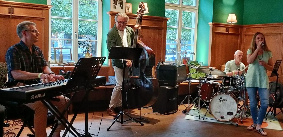 KulturCaf\u00e9: Wolfgang von G\u00f6ns Trio feat. Astrid Tischmeyer