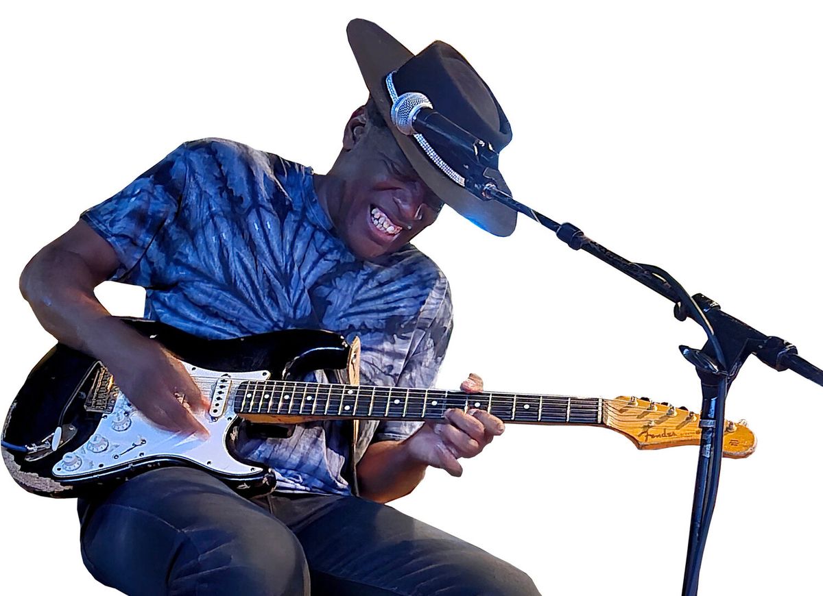 Carvin Jones at Celebrity Theatre