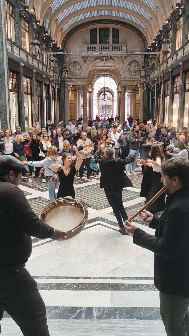 FLASHMOB PIZZICA e TARANTA! BALLATORINO Social Dance Festival