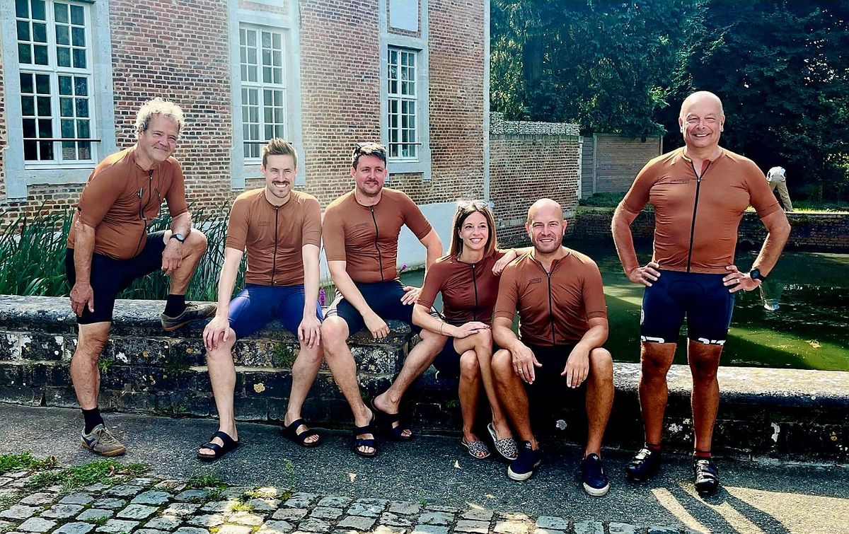 Fietstocht tvv Kom Op Tegen Kanker - team 'brONS is goed genoeg voor ONS'