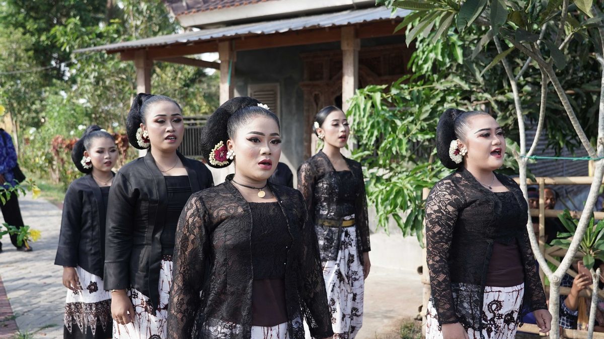 Sounds and Rhythms of Banyuwangi, Java - Free Concert