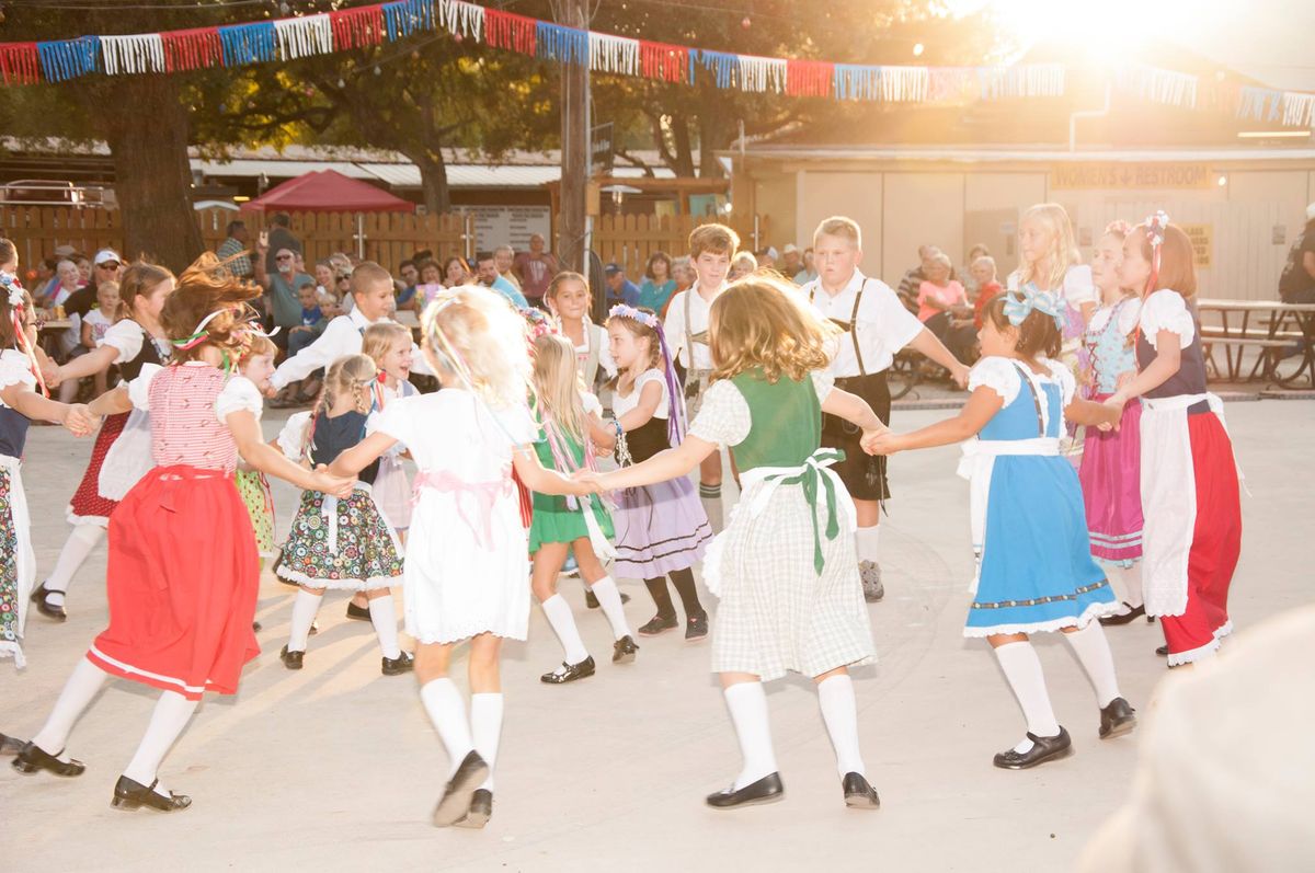 Kinder T\u00e4nzer and Edelweiss Kinderchior at Folk Fest