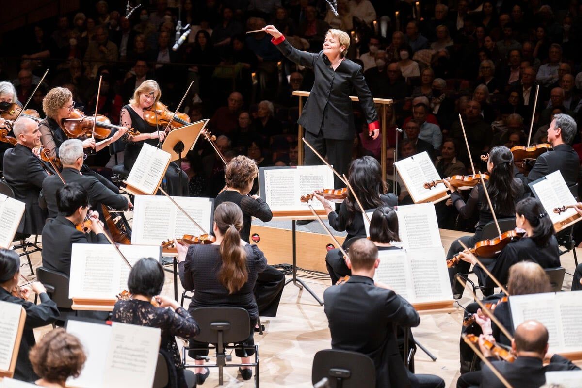 New York Philharmonic - Alsop Conducts Brahms, Muhly & The Firebird