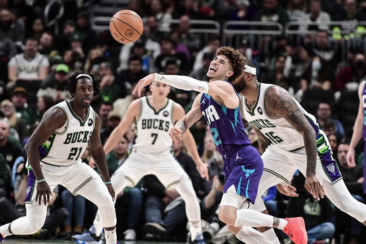 Charlotte Hornets vs. Milwaukee Bucks