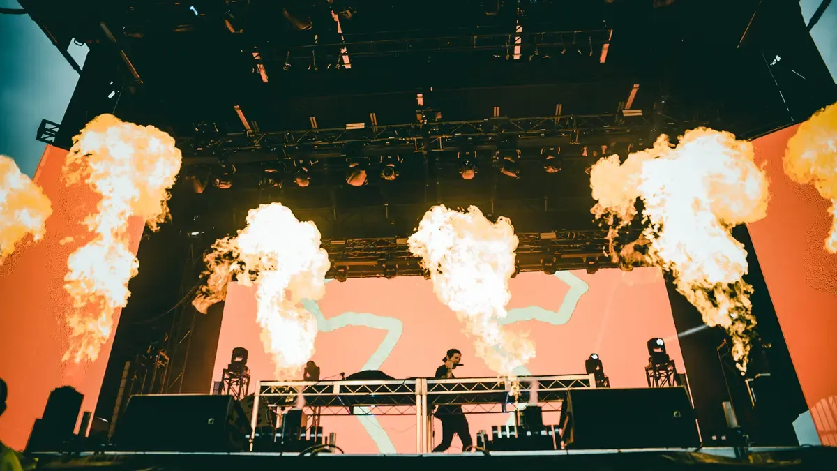 Ray Volpe (18+)
