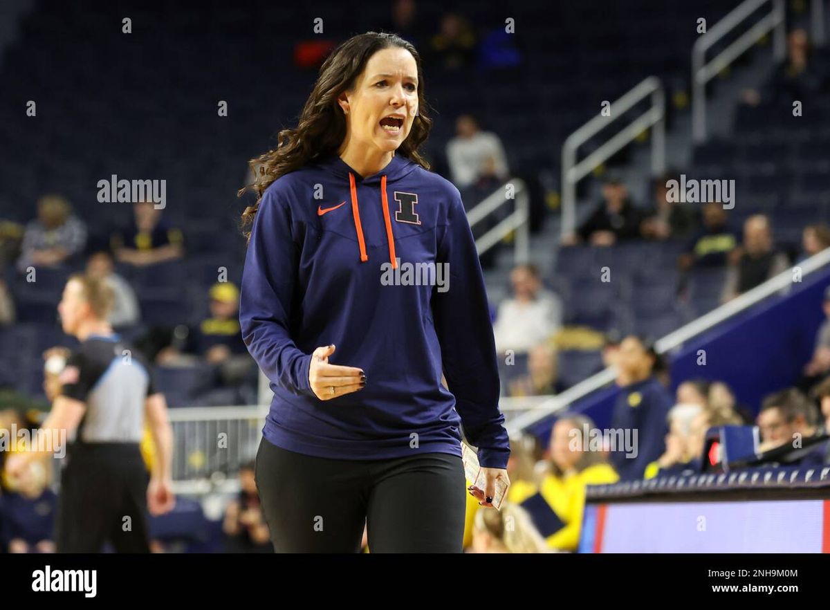 Michigan Wolverines at Illinois Fighting Illini Womens Basketball