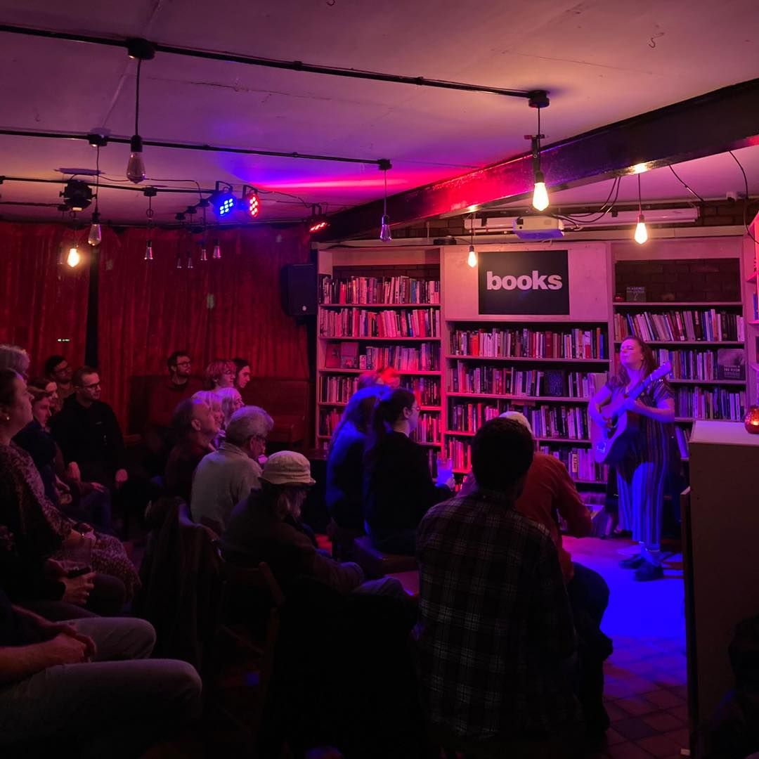 Lizzy Hardingham at Watford Folk Club