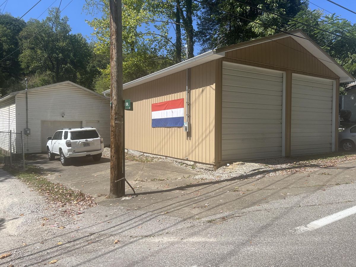 Multi-Use Storage Buildings & Garage in a Convenient Charleston Location