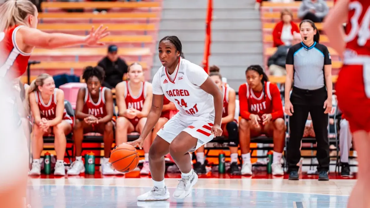 Iona Gaels at Sacred Heart Pioneers Womens Basketball