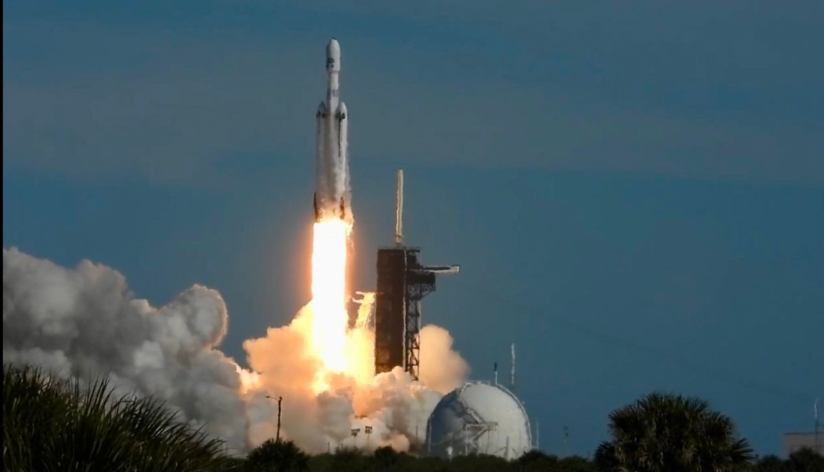 SpaceX Falcon Heavy Europa Clipper Launch