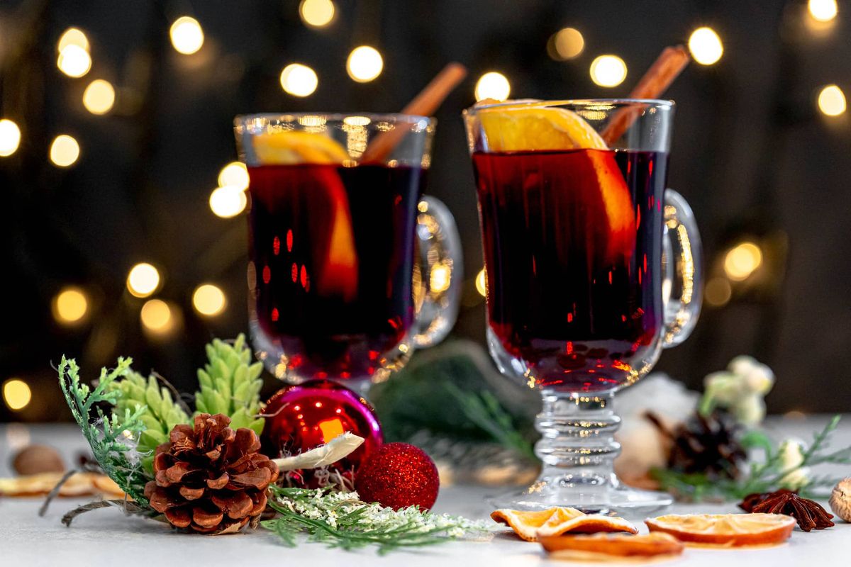 Coventry- Mulled Wine & Christmas Tour At St Mary's Guildhall- Make New Friends Meet Up