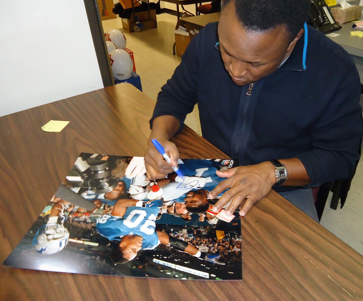 Barry Sanders Private Signing with DC Sports