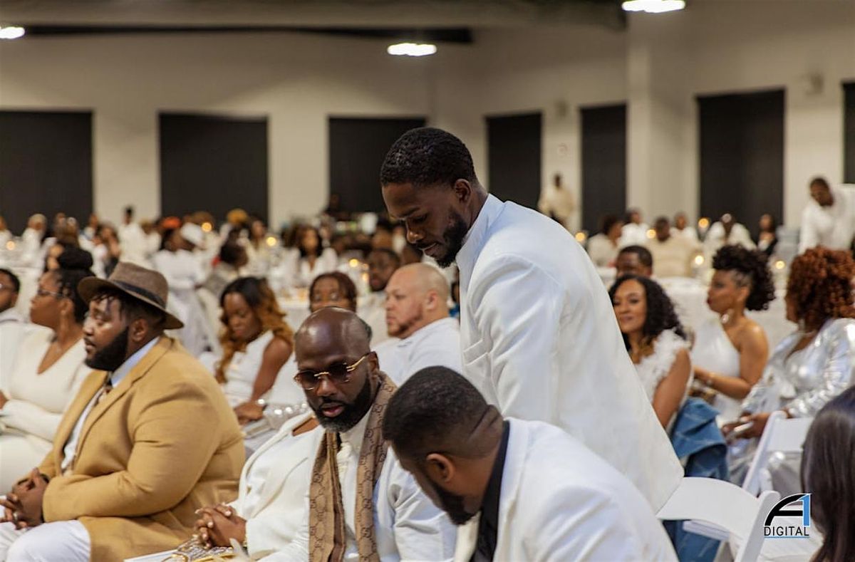 Charleston Wears Winter White+Black | 14th Year