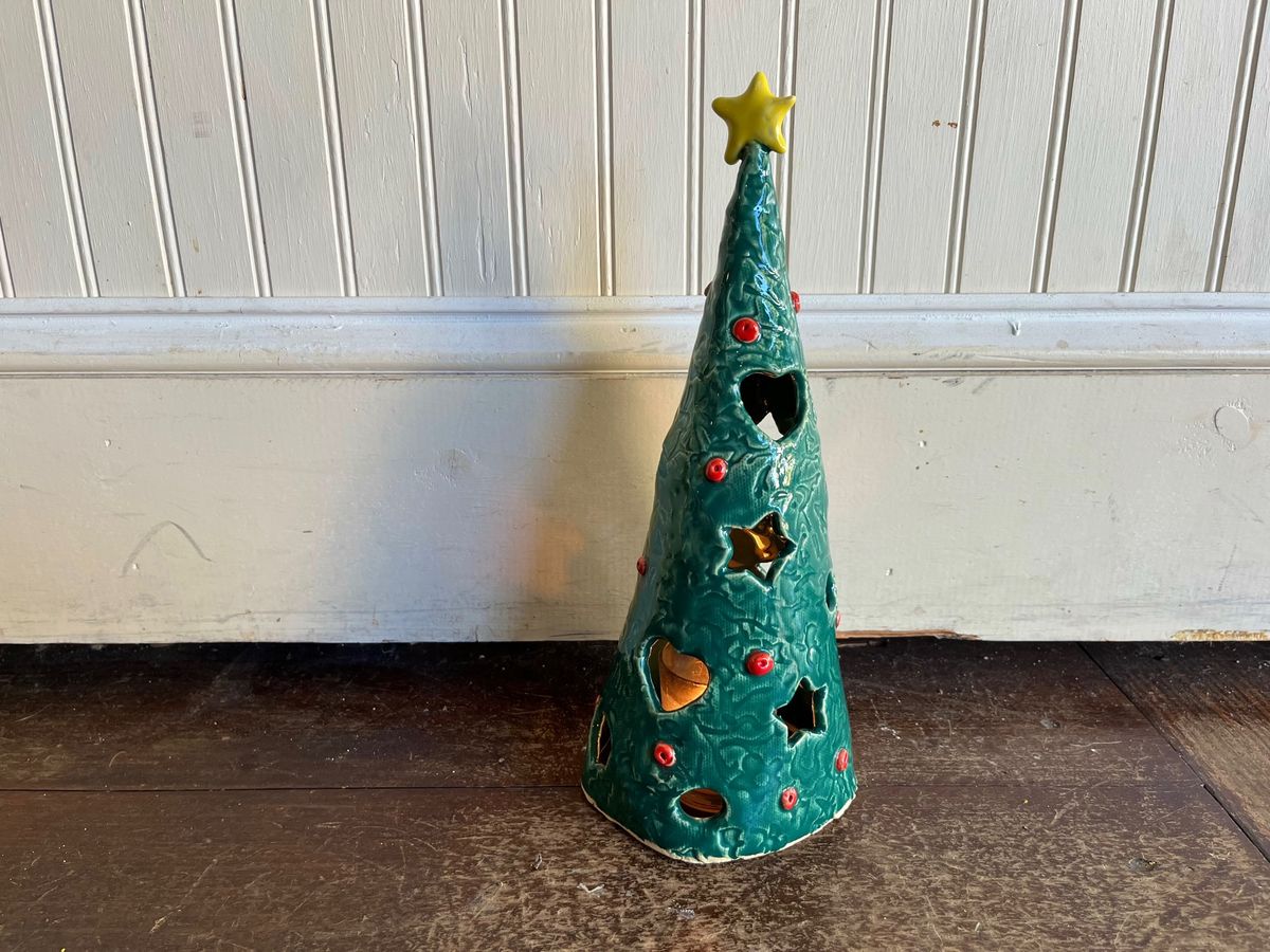 Christmas Tree Luminaries Workshop