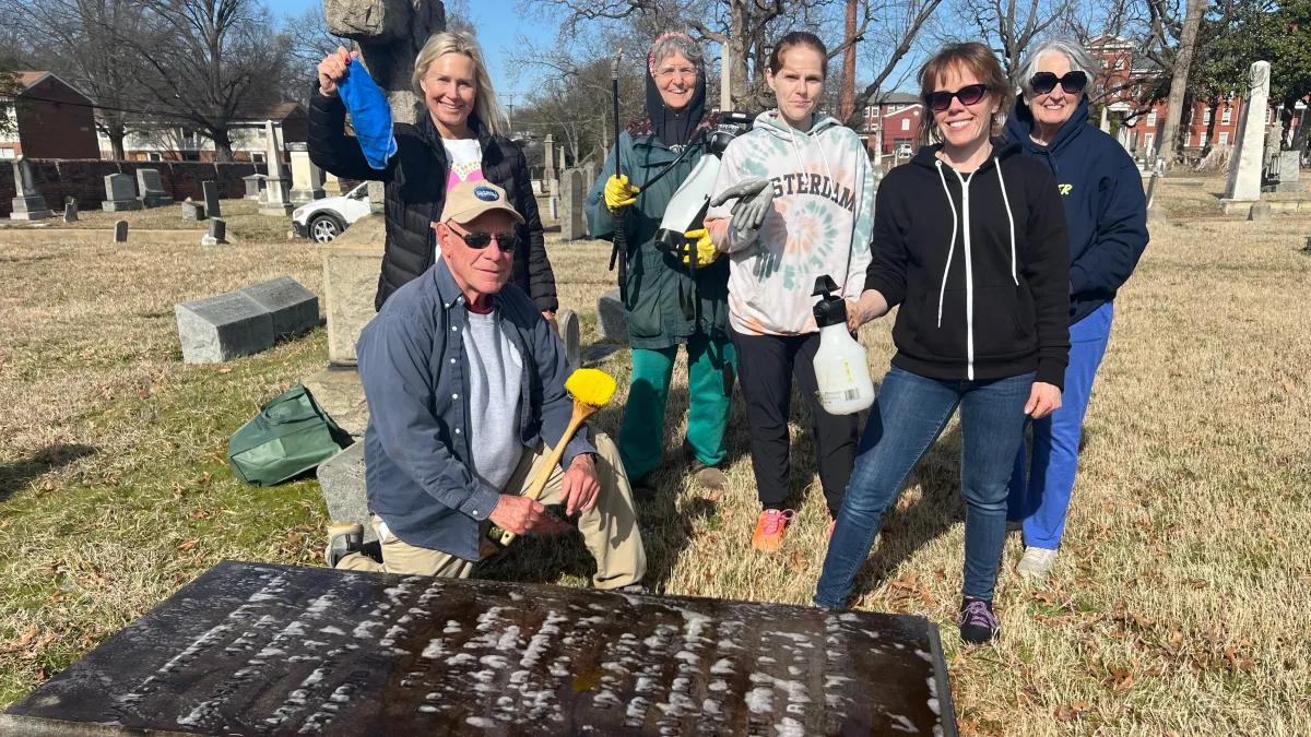 Dec. 12, 2:30 pm: Clean Gravestones at Shockoe Hill Cemetery #68