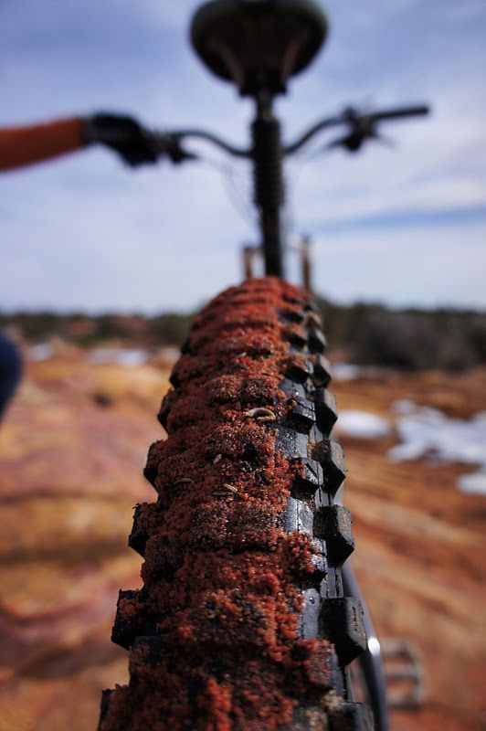 Tubeless Tire 101: How to set up or recharge your TLR 