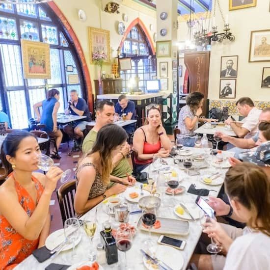 Barcelona Vino y Tapas: Tour guiado en bici el\u00e9ctrica