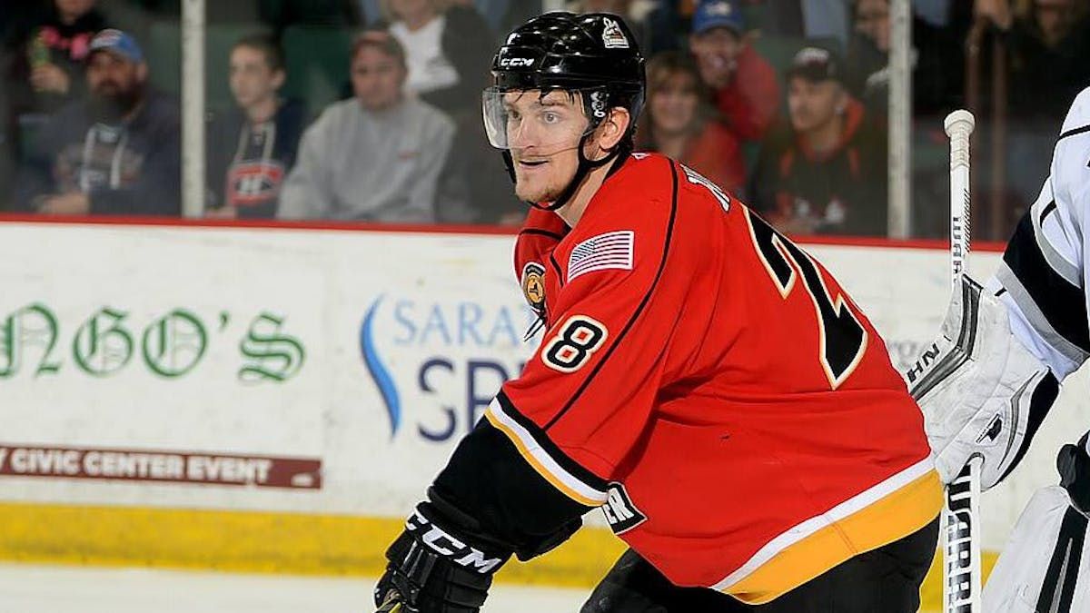 Parking St. Lawrence Saints at Harvard Crimson Mens Hockey