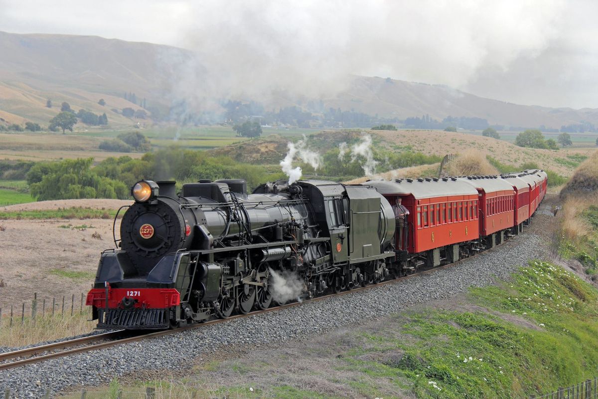 Steam in the Bay - Art Deco Steam Trains