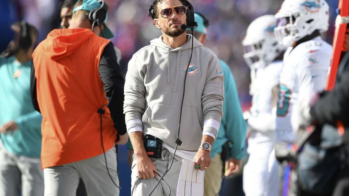 Parking Buffalo Bills at Miami Dolphins