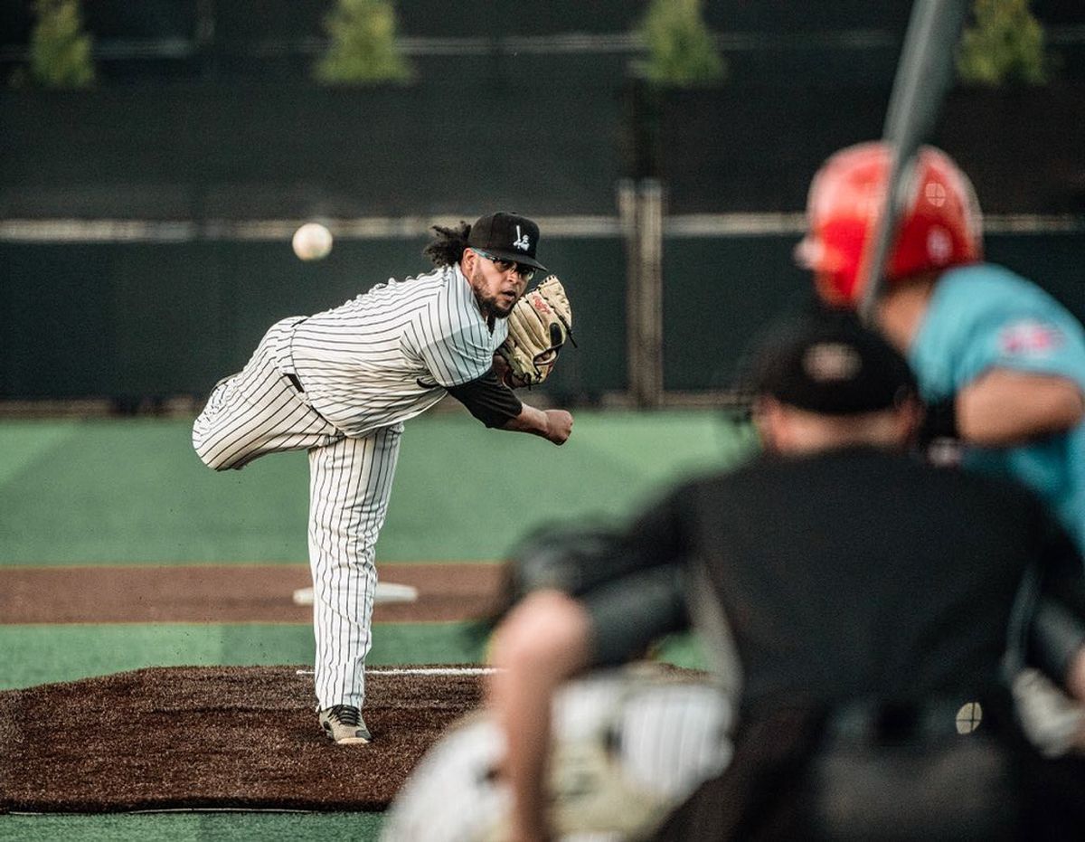 Chicago Dogs vs. Milwaukee Milkmen