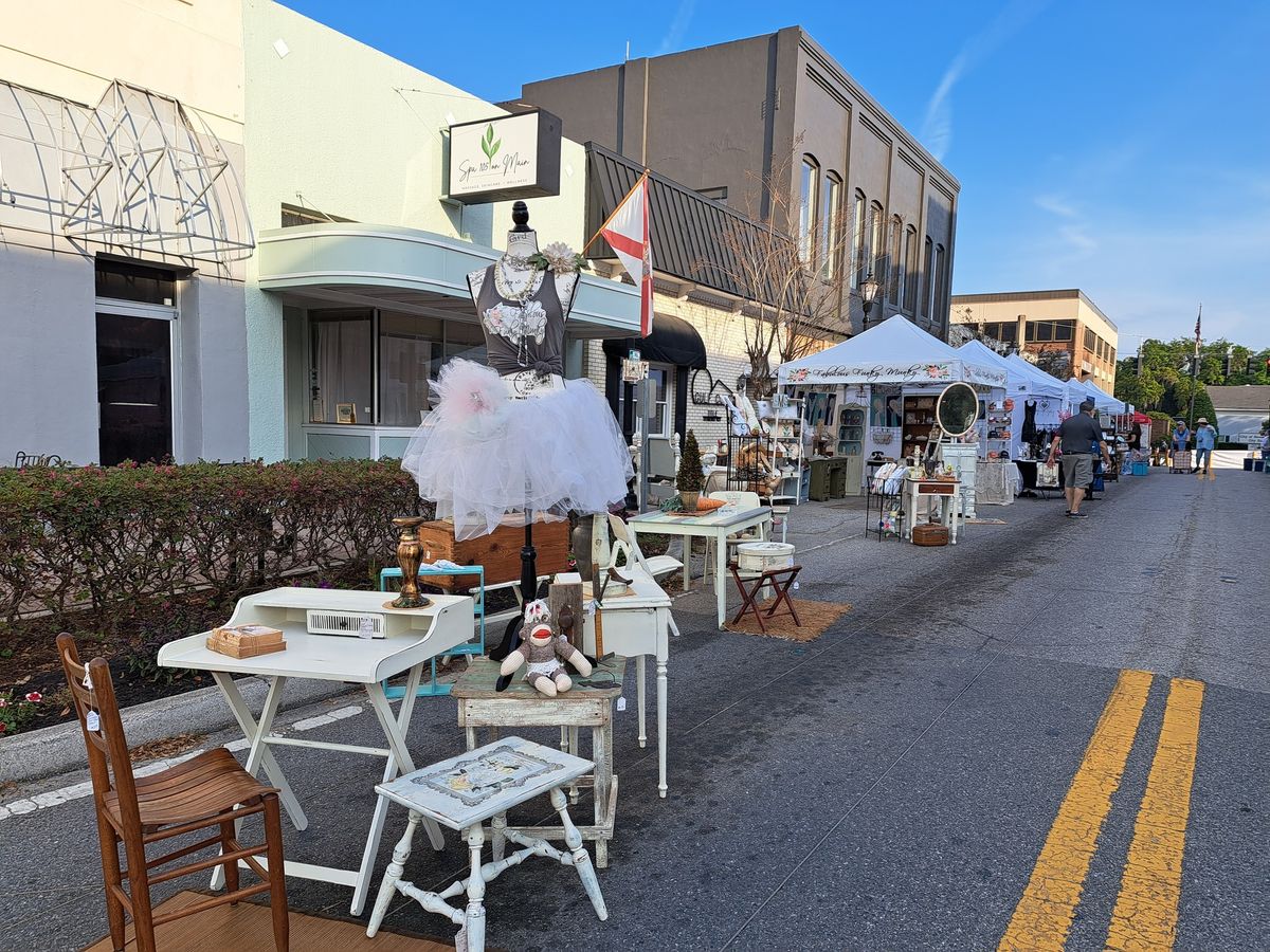 Fabulous Funky Munky at The Fancy Flea Brooksville 'Pop-Up Street Show'