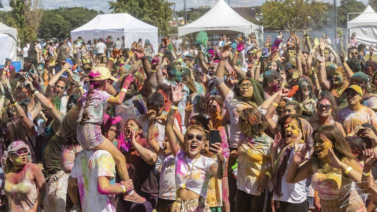 Festival des Couleurs \/ Festival of Colours Montr\u00e9al