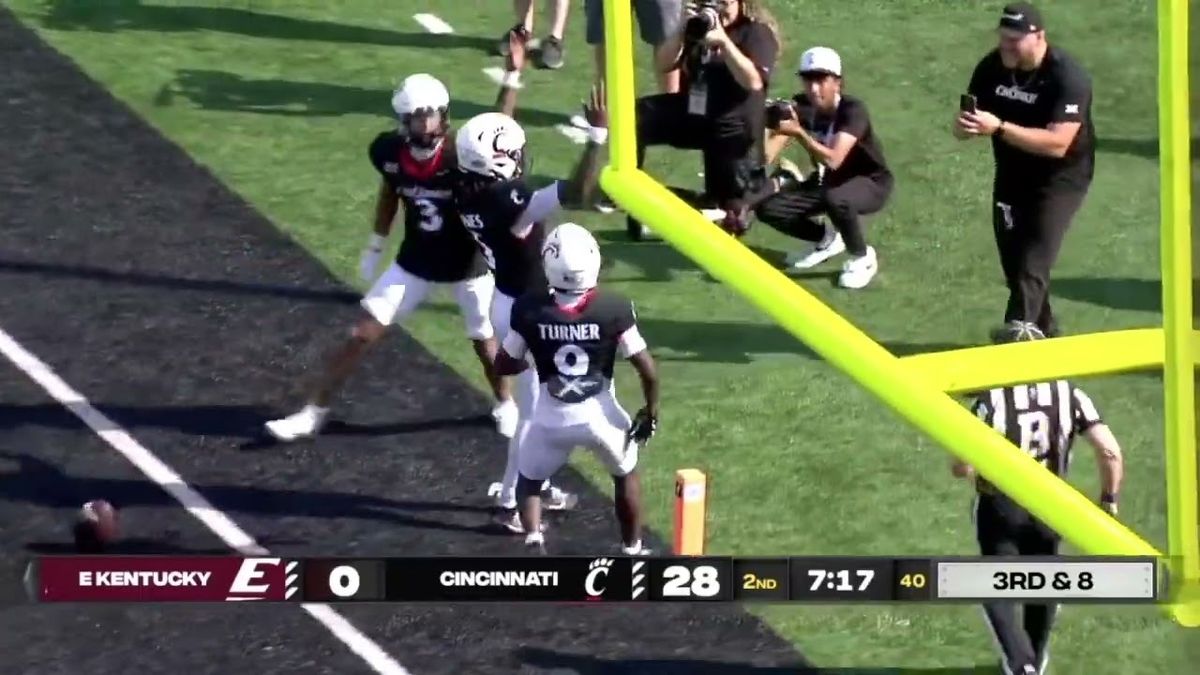 Nebraska Cornhuskers at Cincinnati Bearcats Football