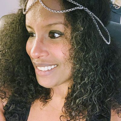 I am Zoe. Jewellery designer.