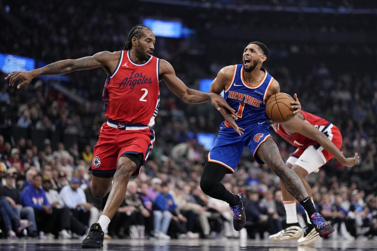 Parking Los Angeles Clippers at New York Knicks