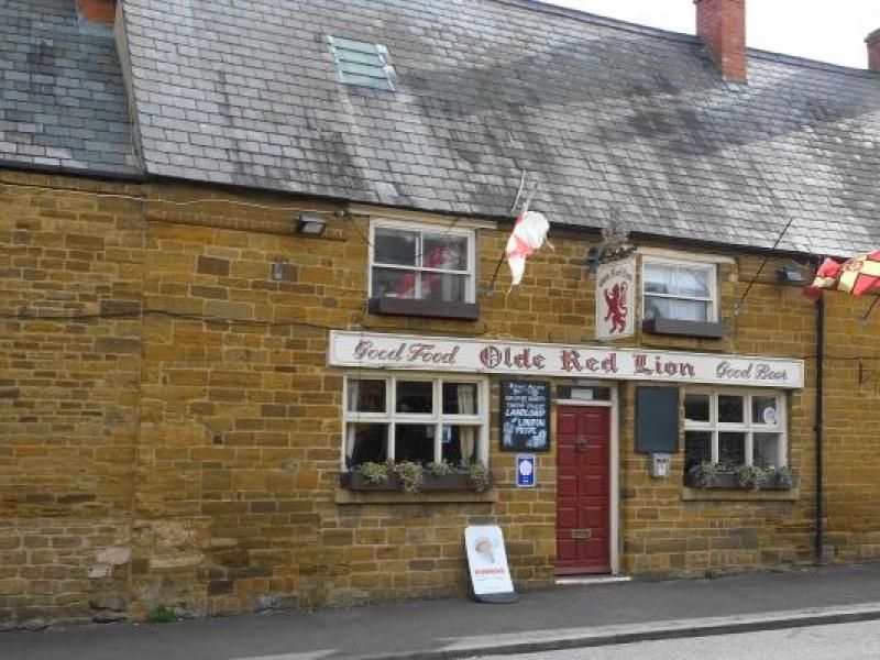 Sunday Walk from the Olde Red Lion at Kislingbury