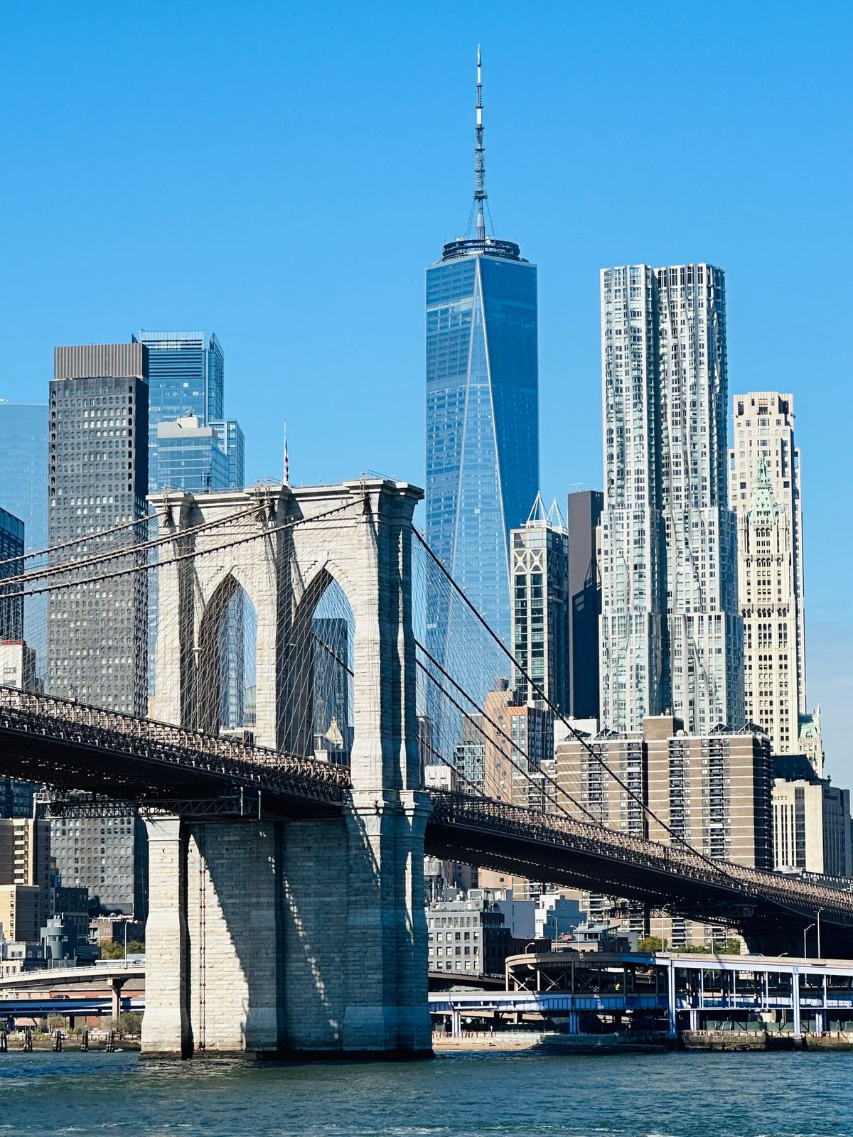 New York City individuell mit deutschem Reisef\u00fchrer erleben.