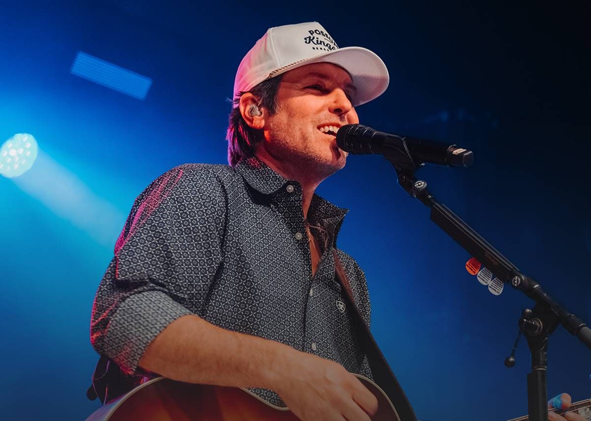 Casey Donahew in Fayetteville