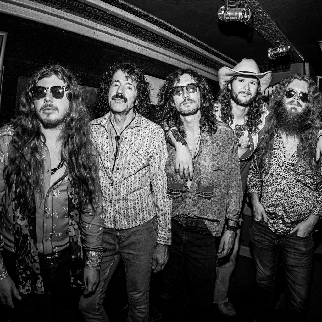 Hippies & Cowboys + support
