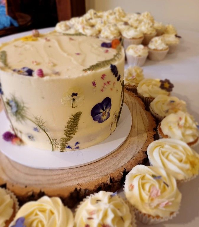 NEW: Pressed Flower Cake Workshop