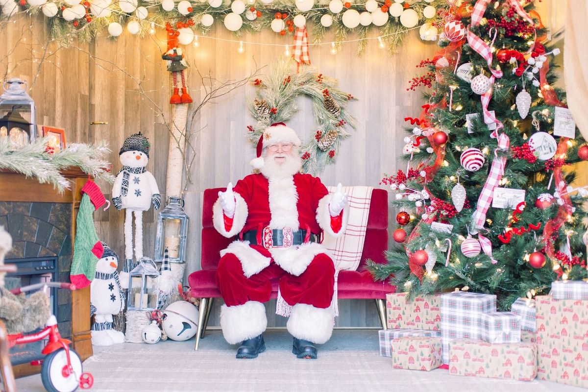 Mini Sessions with Santa at Bell Farm Shops