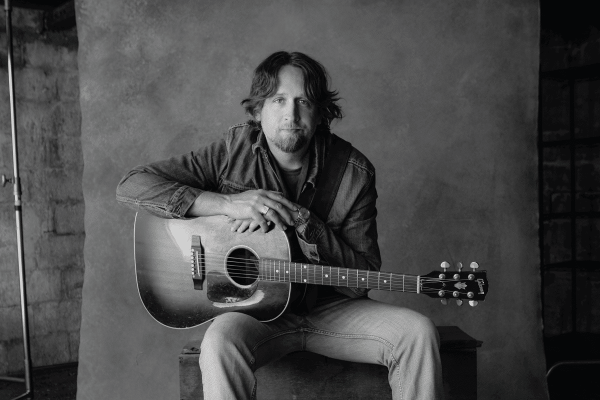 Hayes Carll (19+)