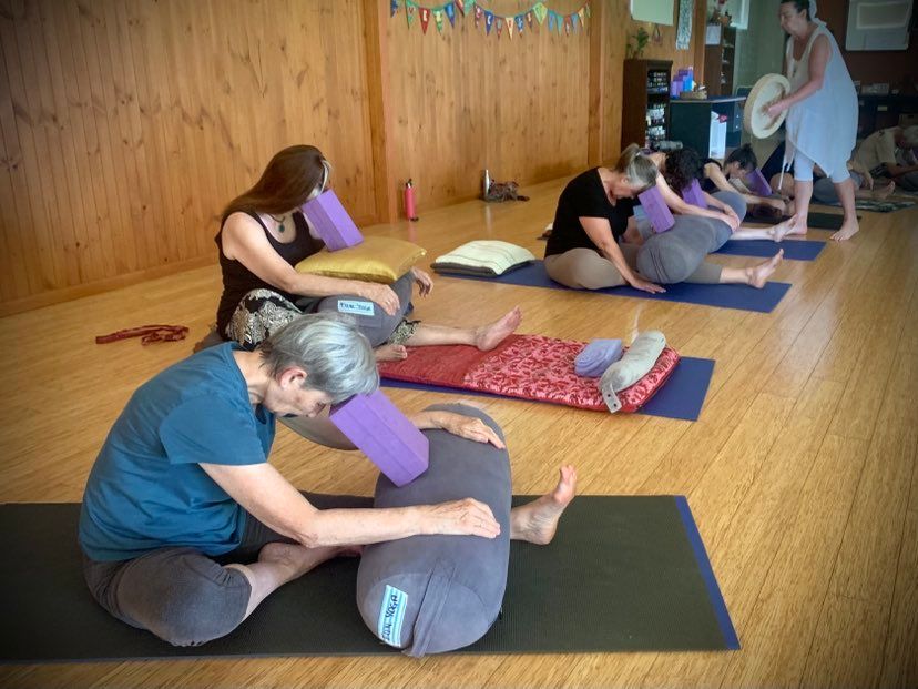 Restorative Yoga & Gongs 