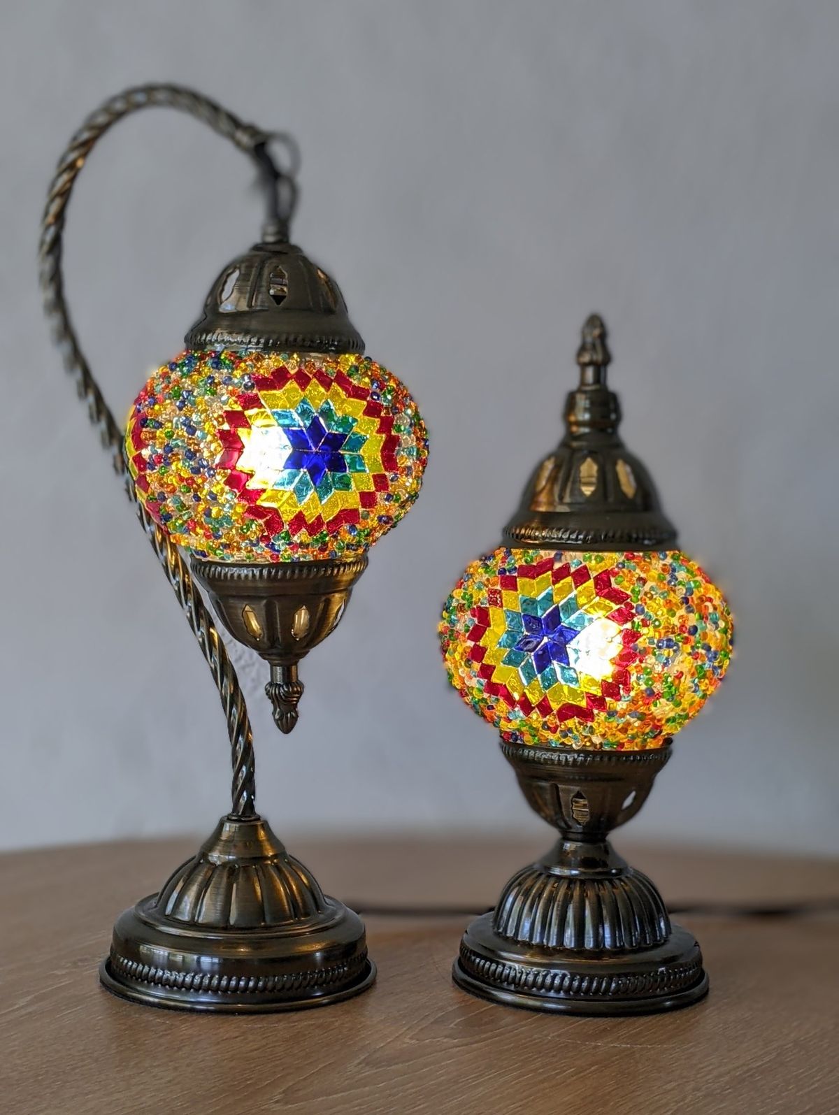 *MOVED TO PIPE DREAM BREWING-LONDONDERRY NH*MOSAIC RESIN ART LAMP-