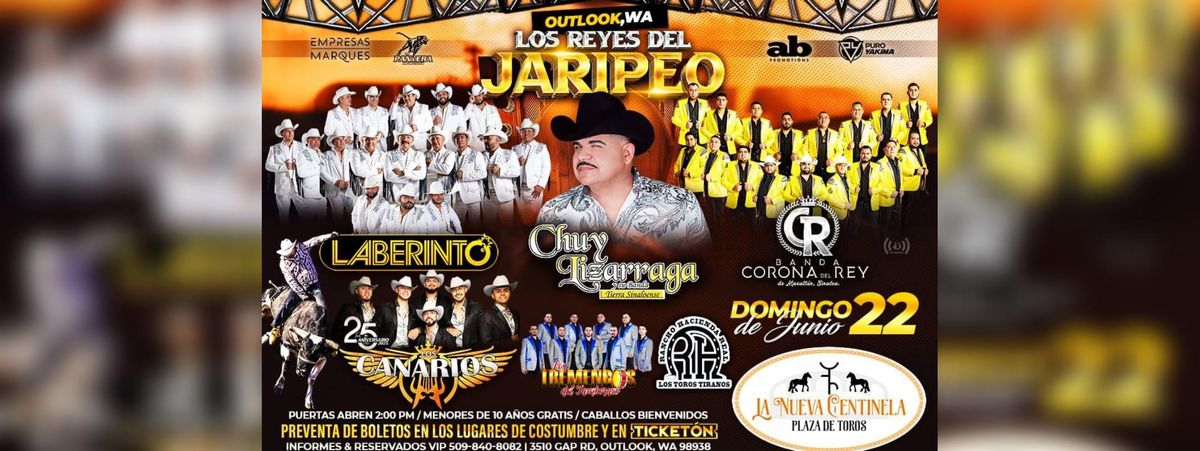 Chuy Lizarraga with Grupo Laberinto