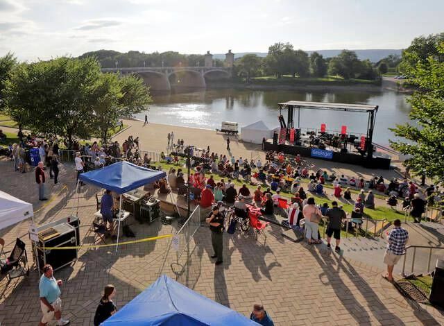 ?\u200d\u2642\ufe0f? Kayak to \u201cRockin the River\u201d Concert Series