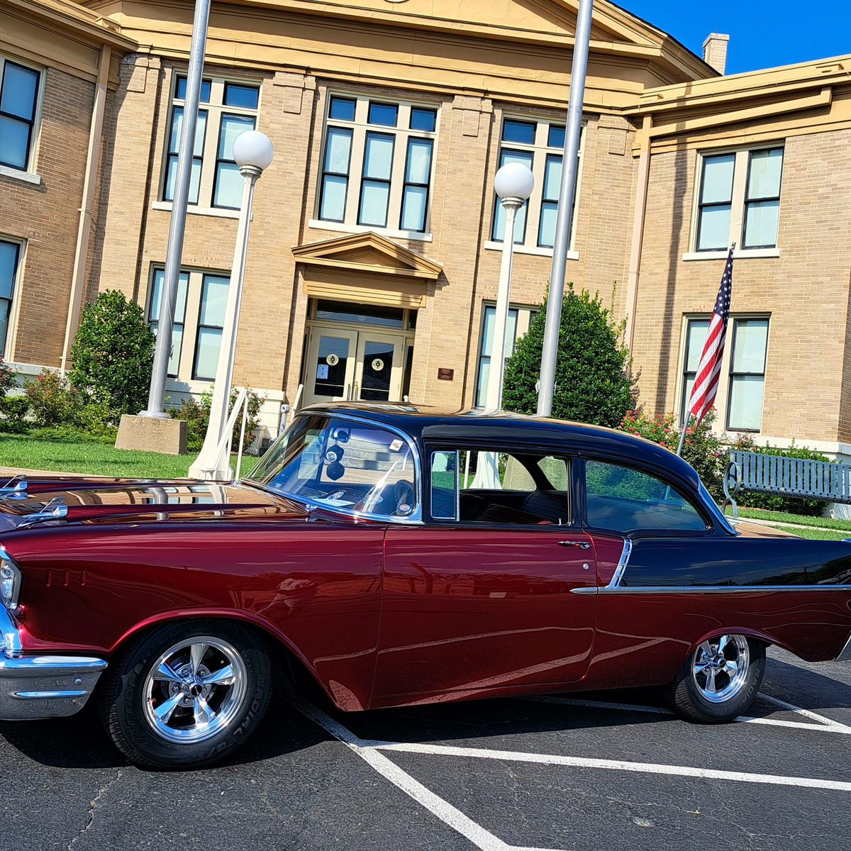 PLANO HOOTERS CAR SHOW