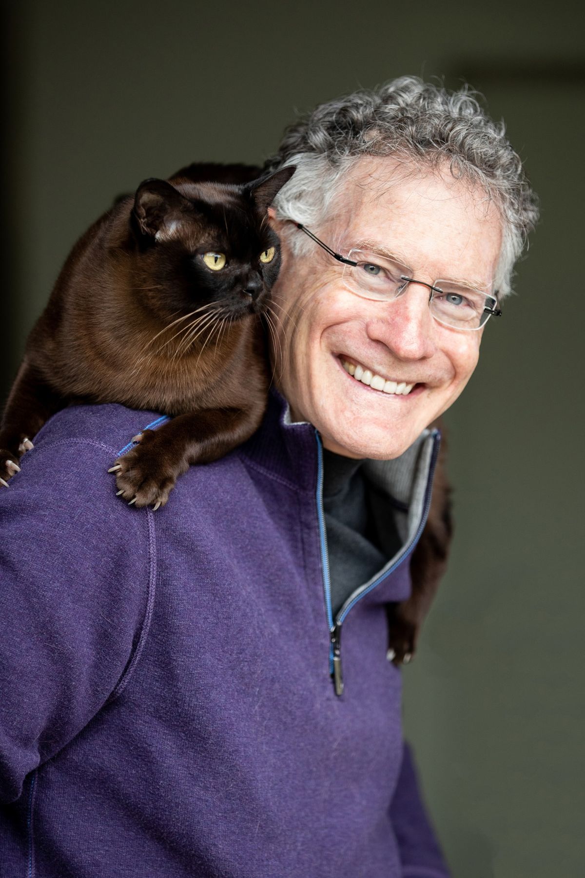 Free hybrid lecture: The Cat\u2019s Meow: How Cats Evolved from the Savanna to Your Sofa